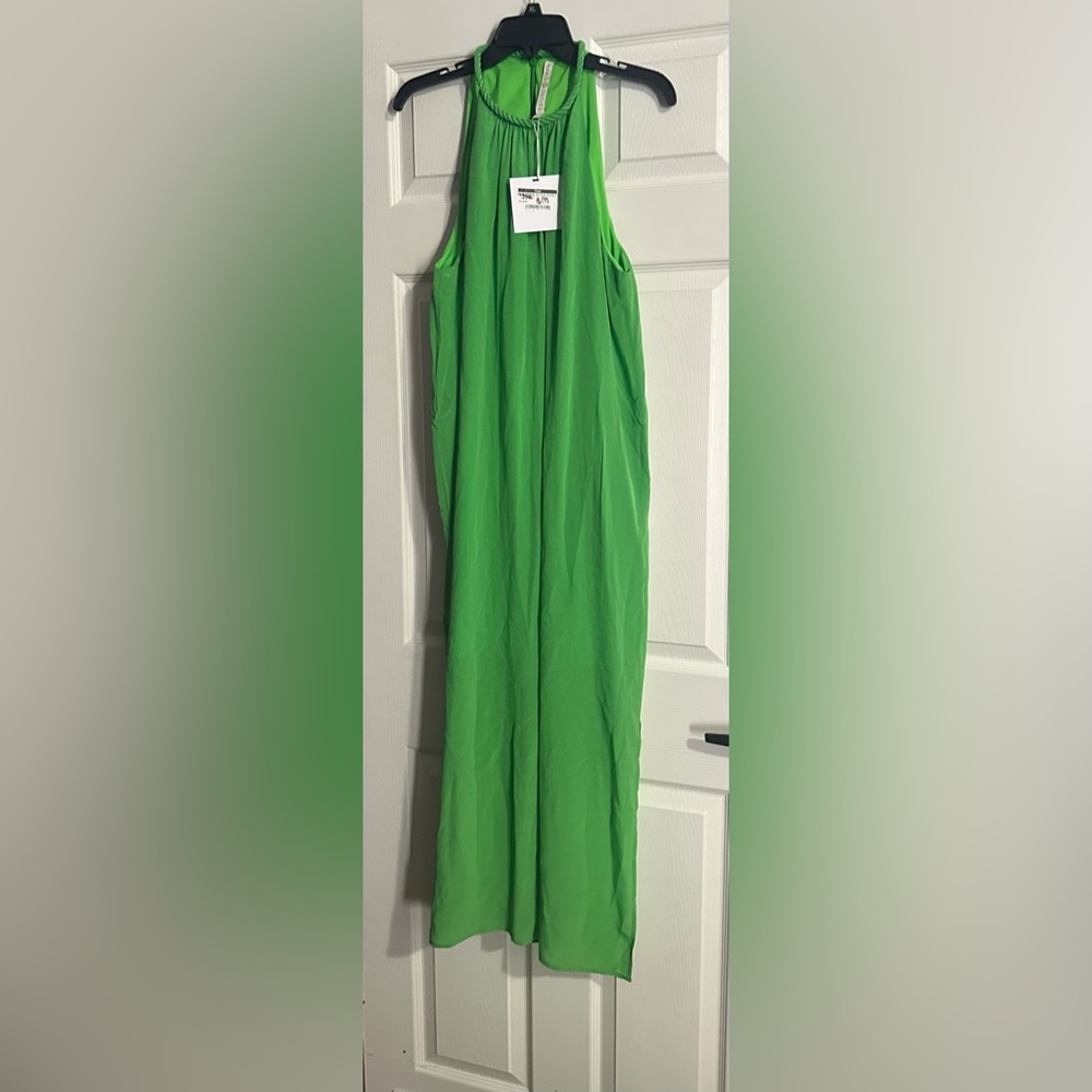 Marie Oliver Elena Dress is a size Large.